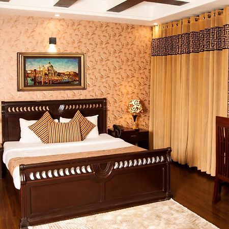 Royal Elegance Hotel Λαχόρη Εξωτερικό φωτογραφία